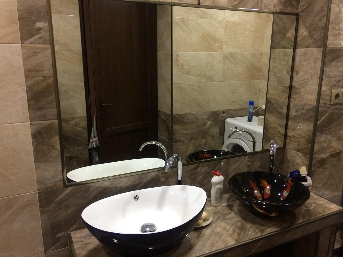 Vip Apartment At Gamrekeli Str 1 Tbilisi Esterno foto