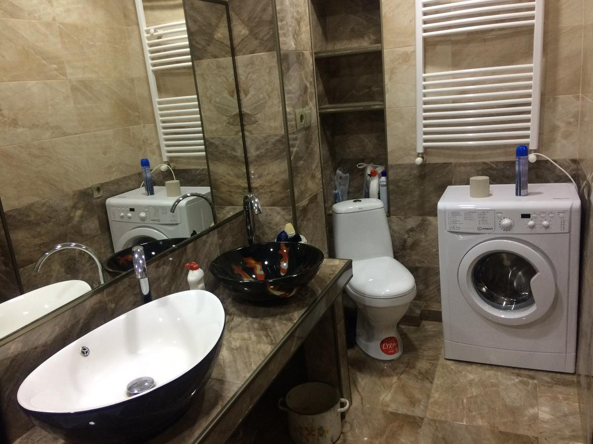 Vip Apartment At Gamrekeli Str 1 Tbilisi Esterno foto